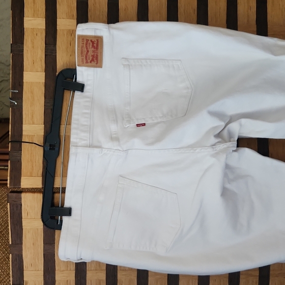 Levi's destroyed capri jeans - Picture 9 of 12